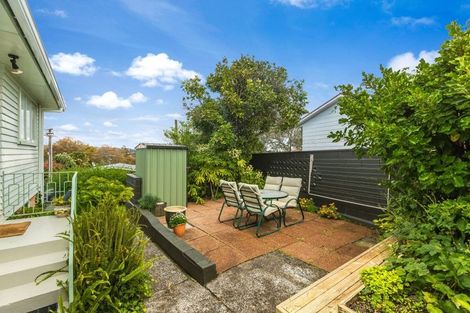 Photo of property in 1/19 Edgeworth Road, Glenfield, Auckland, 0629