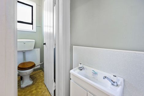 Photo of property in 5 Egmont Street, Hawera, 4610