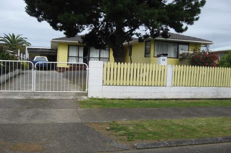 Photo of property in 54 Convair Crescent, Mangere, Auckland, 2022