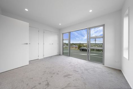 Photo of property in 298a Sunset Road, Windsor Park, Auckland, 0632