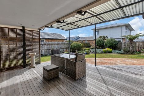 Photo of property in 32 Bermuda Place, One Tree Point, 0118