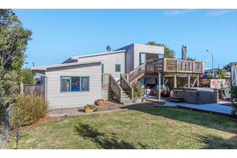 Photo of property in 34b Shakespear Road, Army Bay, Whangaparaoa, 0930