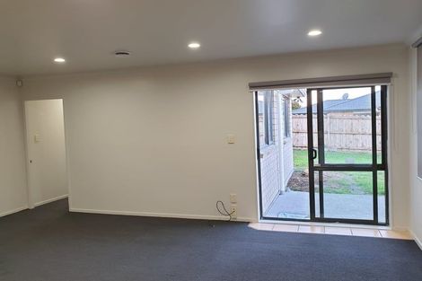 Photo of property in 10 Piriti Place, Weymouth, Auckland, 2103