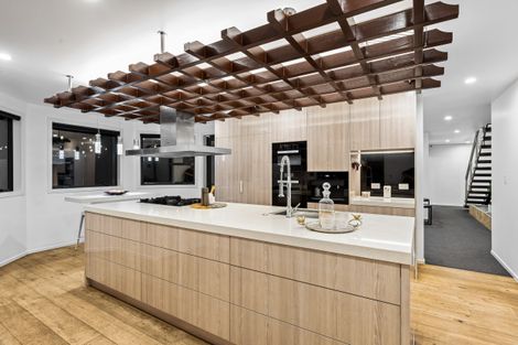 Photo of property in 14 Sir Lincoln Drive, Kumeu, 0810