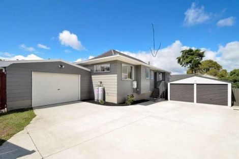 Photo of property in 27 Pahi Place, West Harbour, Auckland, 0618