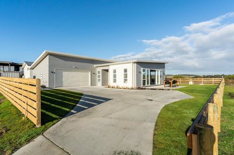 Photo of property in 24b Northcoast Place, Mangawhai Heads, Mangawhai, 0505