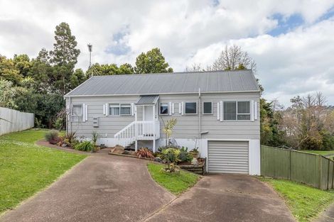 Photo of property in 17 Celeste Place, Totara Vale, Auckland, 0627