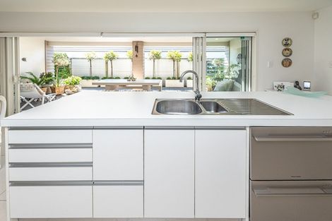 Photo of property in 16 Egmont Street, Patea, 4520