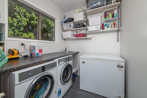 Photo of property in 9 Dundas Place, Henderson, Auckland, 0612