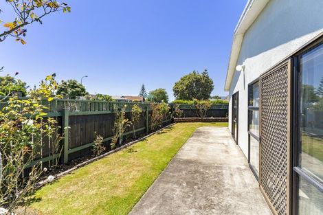 Photo of property in 32 Langdale Avenue, Paraparaumu, 5032
