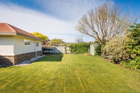 Photo of property in 8 Rosebank Avenue, Kelvin Grove, Palmerston North, 4414