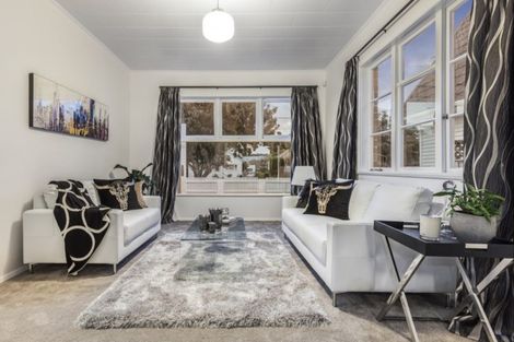 Photo of property in 51 Renfrew Avenue, Sandringham, Auckland, 1041