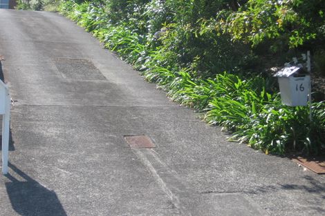 Photo of property in 16 Cashmere Place, Glenfield, Auckland, 0629
