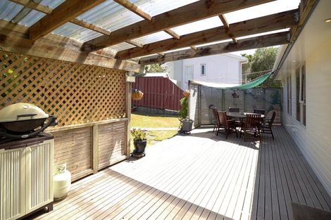 Photo of property in 9 Arero Place, Titahi Bay, Porirua, 5022