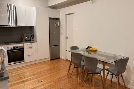 Photo of property in 2/111 Eskdale Road, Birkdale, Auckland, 0626