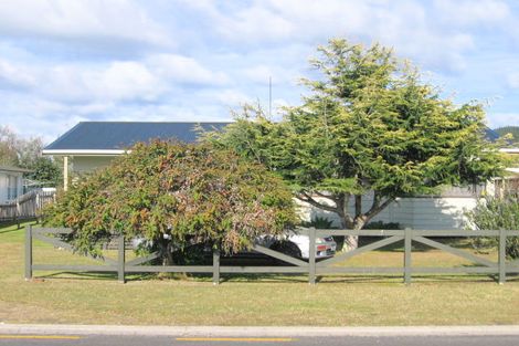 Photo of property in 111 Aickin Road, Whangamata, 3620