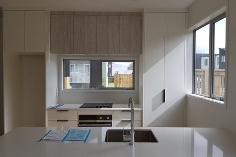 Photo of property in 1 Selkirk Lane, Hamilton Lake, Hamilton, 3204