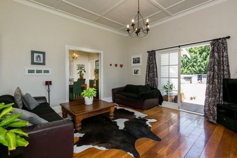 Photo of property in 144 Springfield Road, Taradale, Napier, 4183
