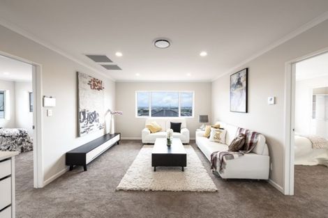 Photo of property in 11 Drover Close, Flat Bush, Auckland, 2019