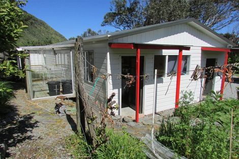 Photo of property in 2404 Coast Road, Barrytown, Runanga, 7873