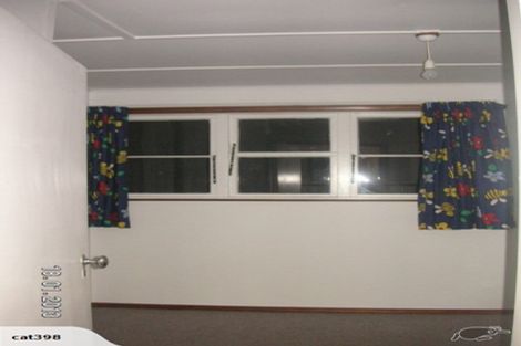 Photo of property in 122 Cambridge Terrace, Fairfield, Lower Hutt, 5011