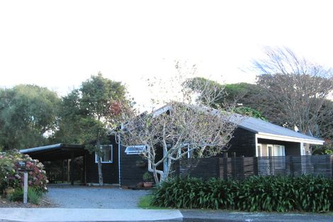 Photo of property in 20 Sunny Glen, Waikanae, 5036