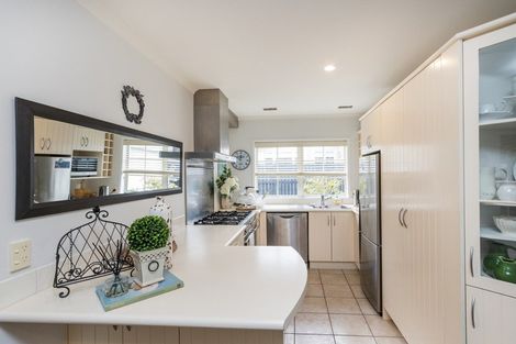 Photo of property in 28 Union Street, Hokowhitu, Palmerston North, 4410