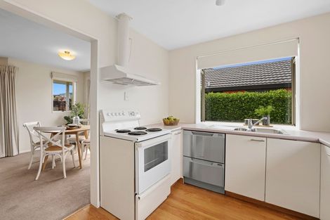 Photo of property in 2/23 Gamblins Road, Saint Martins, Christchurch, 8022