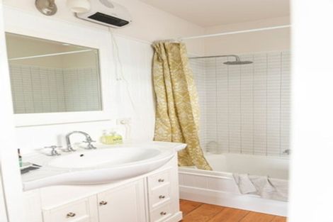 Photo of property in 39 Ngataringa Road, Devonport, Auckland, 0624