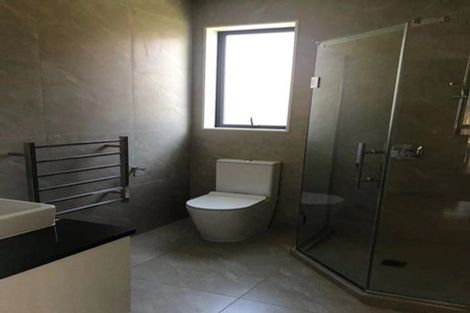 Photo of property in 98 Cardiff Road, Pakuranga, Auckland, 2010