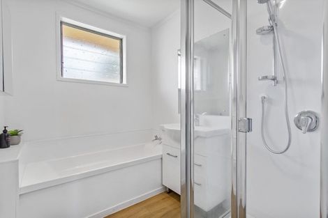 Photo of property in 1/15 Poinsettia Place, Henderson, Auckland, 0610