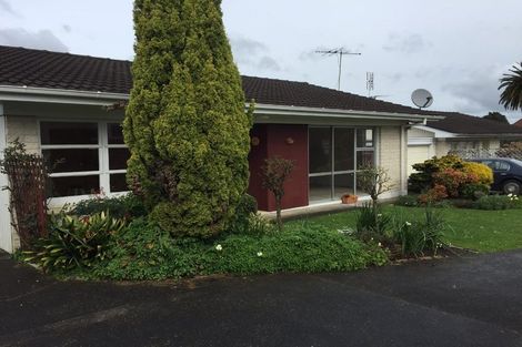 Photo of property in 2/66 Great South Road, Papakura, 2110