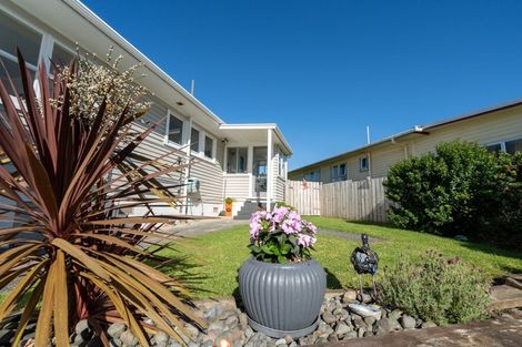 Photo of property in 1 Butler Place, Te Kamo, Whangarei, 0112
