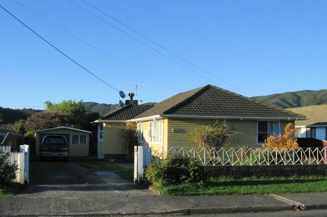 Photo of property in 22 Totara Street, Wainuiomata, Lower Hutt, 5014