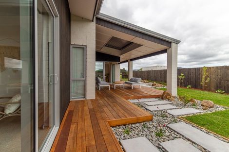 Photo of property in 7 Awatea Drive, Whitianga, 3510