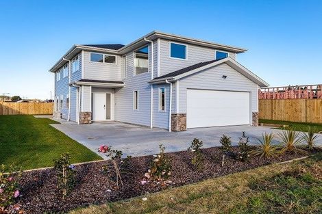 Photo of property in 12 Len Ireland Drive, Kumeu, 0810