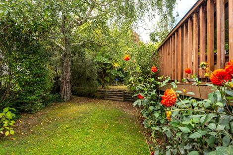 Photo of property in 2 Angle Street, Picton, 7220