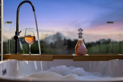 Photo of property in 418 Kaipikari Road, Urenui, 4375