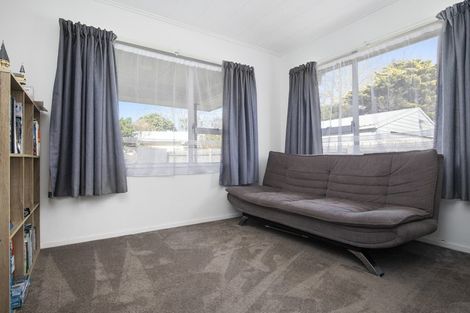 Photo of property in 14 Holland Street, Pukekohe, 2120