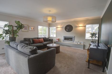 Photo of property in 6 Redwood Close, Havelock North, 4130