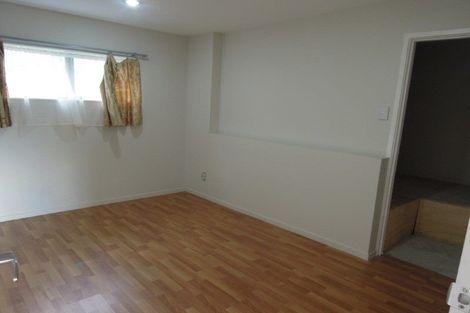 Photo of property in 4 St Catherine Crescent, West Harbour, Auckland, 0618