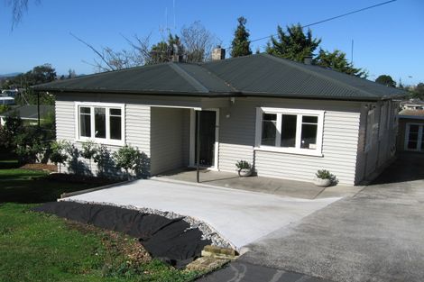 Photo of property in 43 Forest Lake Road, Forest Lake, Hamilton, 3200