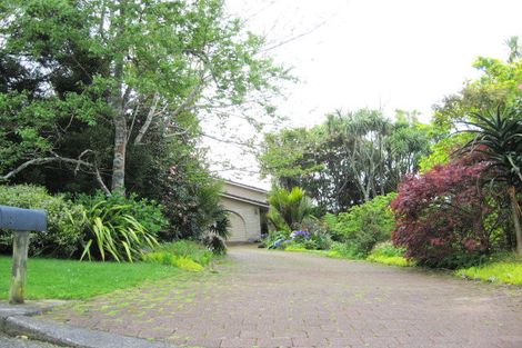 Photo of property in 18 Atarua Gardens, Waiatarua, Auckland, 0604
