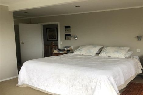 Photo of property in 124 Cheviot Road, Lowry Bay, Lower Hutt, 5013