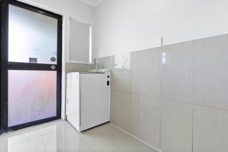 Photo of property in 100a Shifnal Drive, Randwick Park, Auckland, 2105