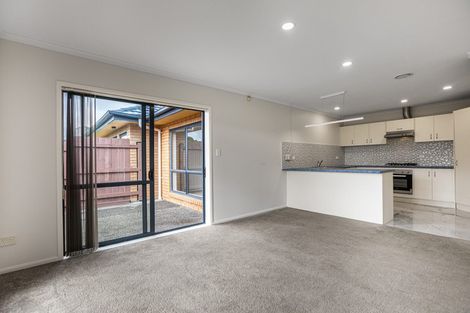Photo of property in 13 Attymon Lane, East Tamaki, Auckland, 2016