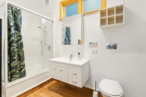 Photo of property in 6 Governor Road, Northland, Wellington, 6012