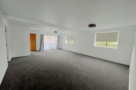 Photo of property in 1/55 Aberdeen Road, Castor Bay, Auckland, 0620