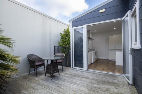 Photo of property in 210 Courtenay Street, New Plymouth, 4312