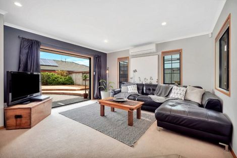 Photo of property in 19 Cranbrook Place, Rototuna North, Hamilton, 3210